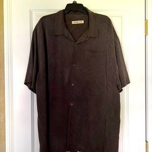 Man’s Tommy Bahama shirt